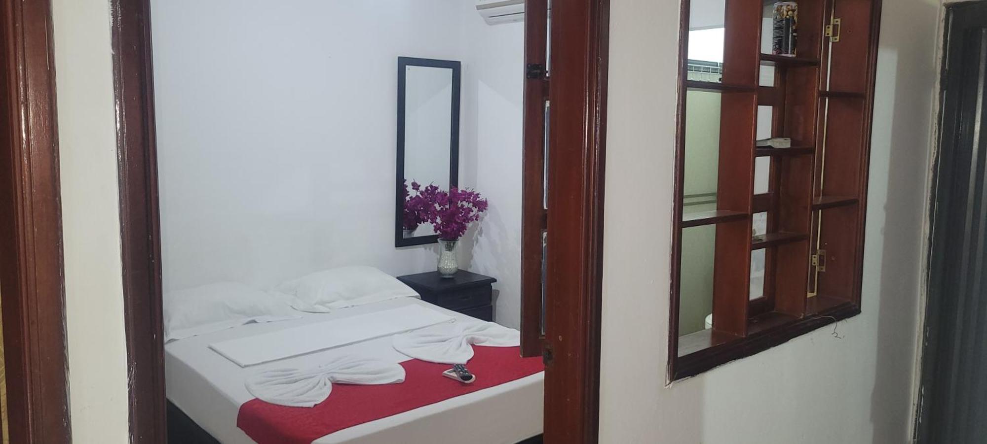 Hostal Villa Del Rio Las Brisas Villavieja Ngoại thất bức ảnh