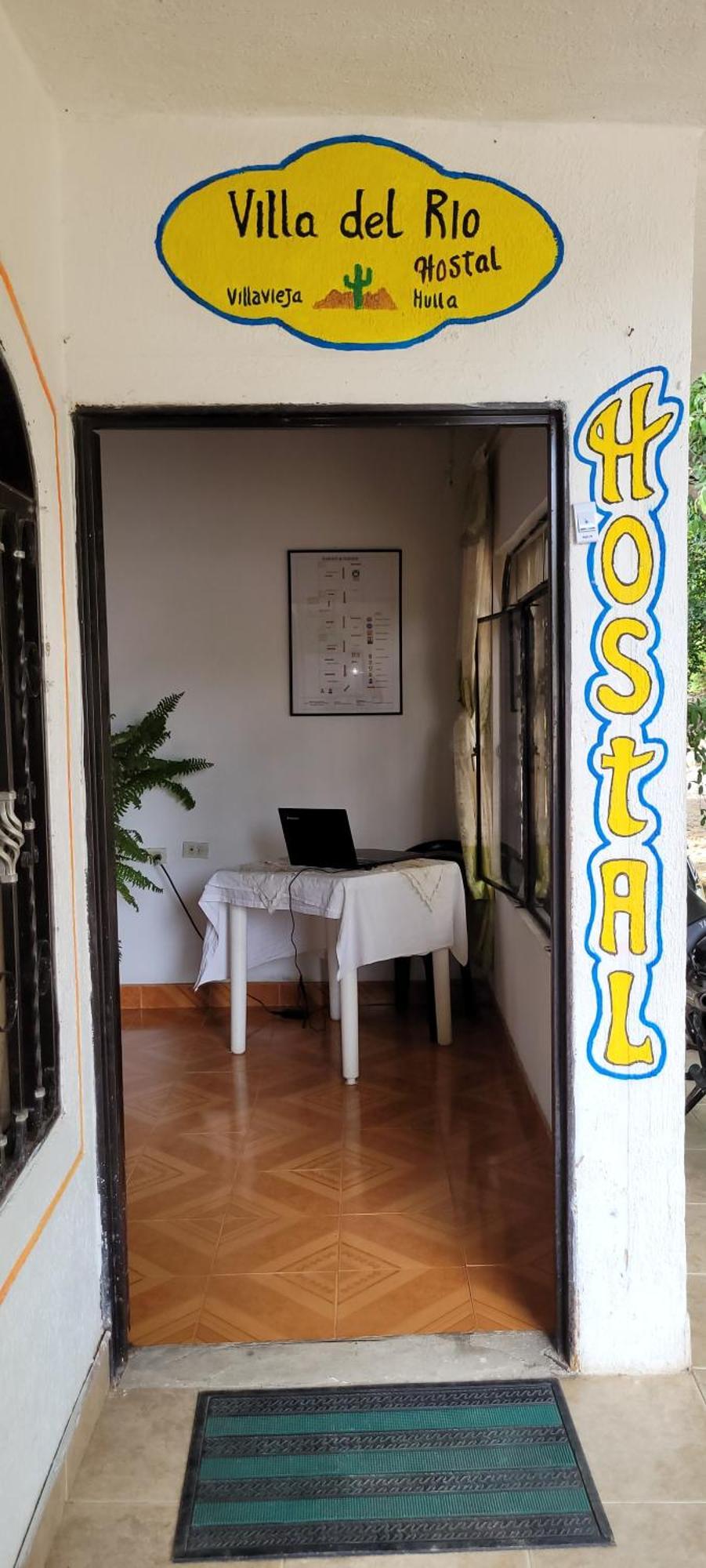 Hostal Villa Del Rio Las Brisas Villavieja Ngoại thất bức ảnh